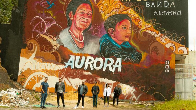 U Banda revela la portada de su disco con uno de los murales más grandes de Latinoamérica